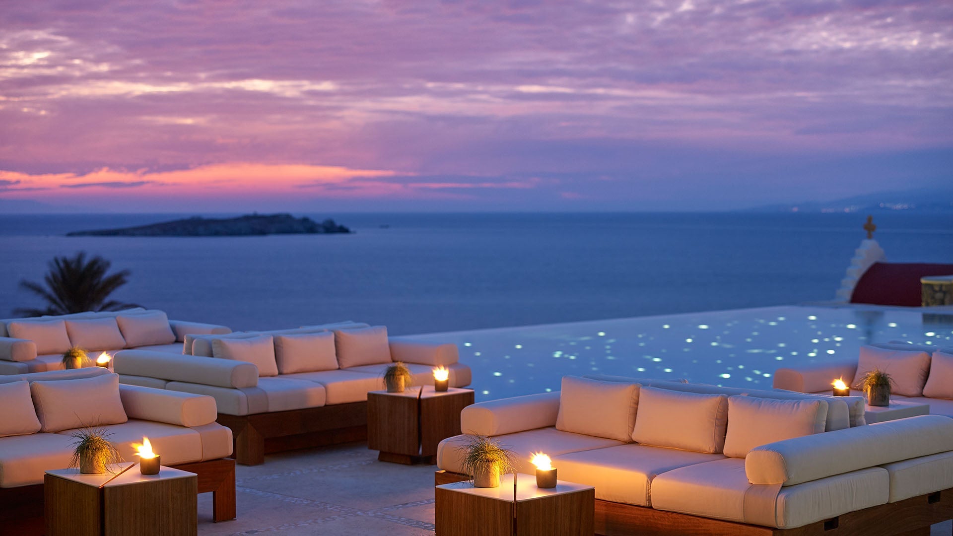 Bill & Coo Suites and Lounge