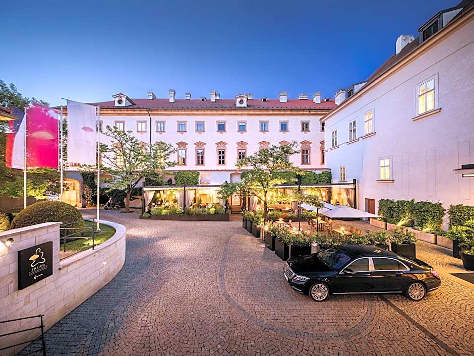 Grand-Hôtel du Cap-Ferrat, A Four Seasons Hotel